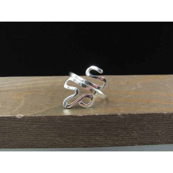Jewelry - Size 8.5 Sterling Silver Pattern Abstract Finger Band Ring Vintage Statement